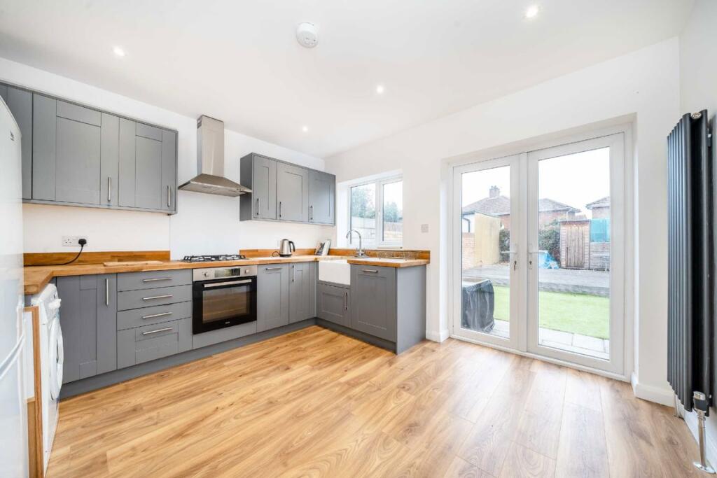 House in Kingston upon Thames - View 2