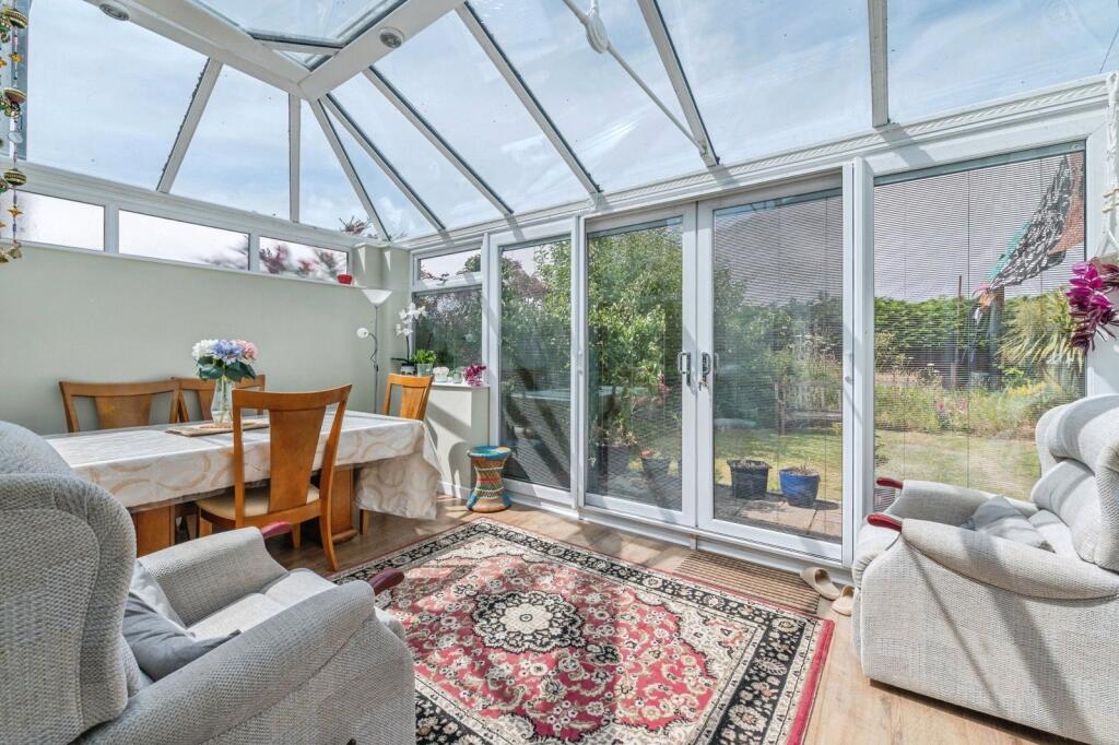House in Southend-on-Sea - More