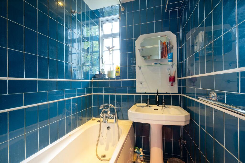 Apartment in London - More