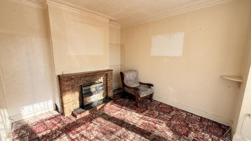 7 Priory Plain, Great Yarmouth, Norfolk NR30 1NG photo 3