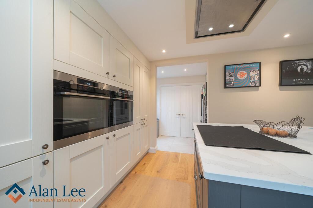 Lutyens Close, Macclesfield, Cheshire photo 4