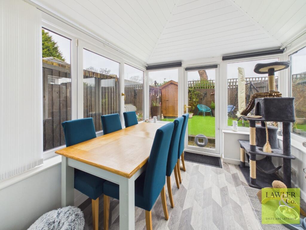 Kennett Drive, Bredbury, Stockport, Cheshire, SK6 2GA photo 4