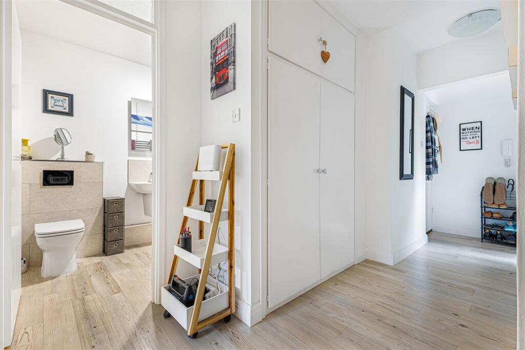 Apartment in Sevenoaks, Kippington - View 3