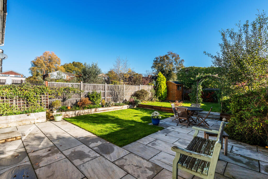 Boulthurst Way, Oxted, Surrey photo 2