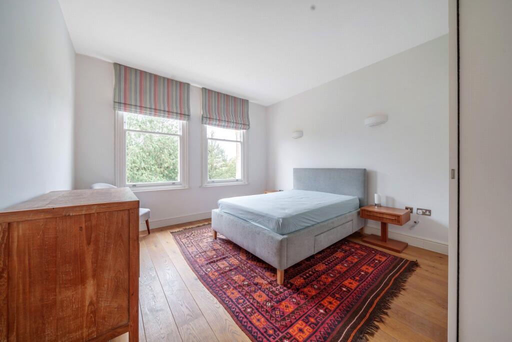 Apartment in London - More