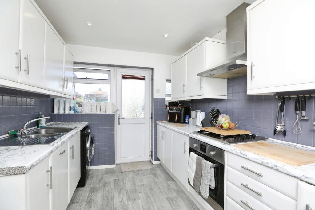 House in Gillingham, Medway - View 4
