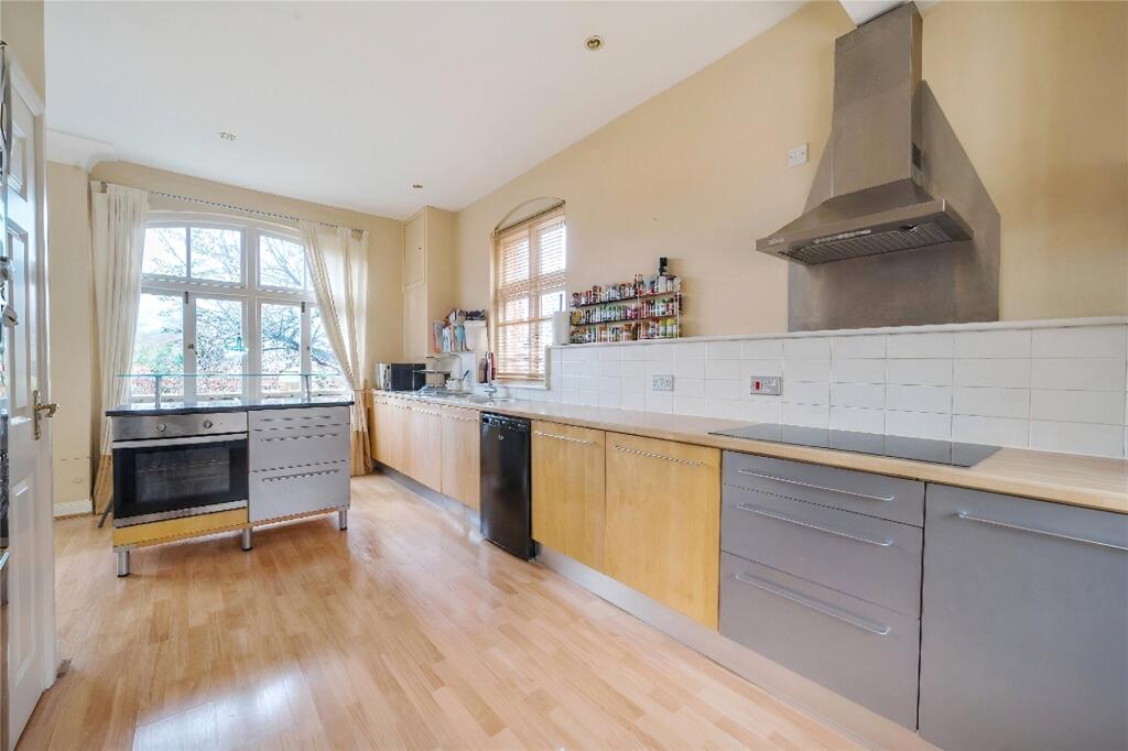 House in Exeter - View 4