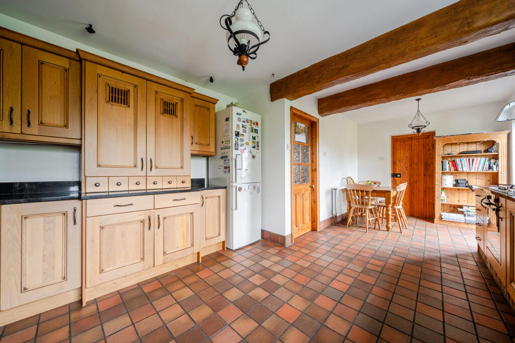 House in Mold, Pentre - More