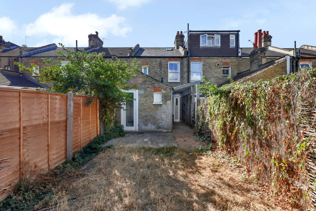 House in London, Beckton - View 2