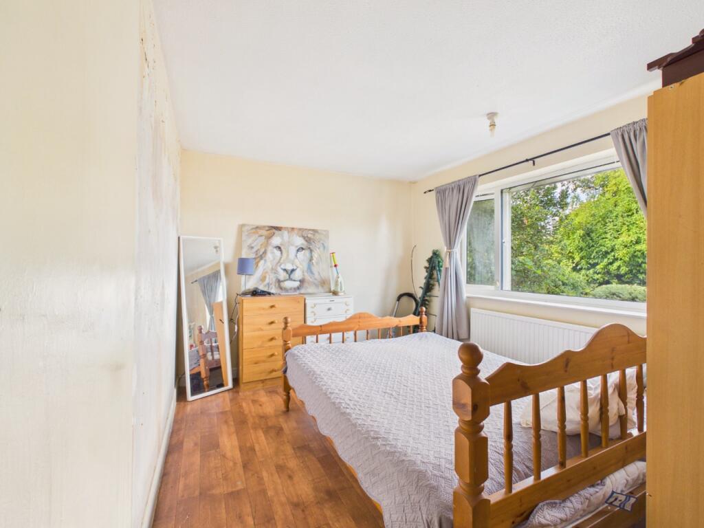 House in Bilton - More