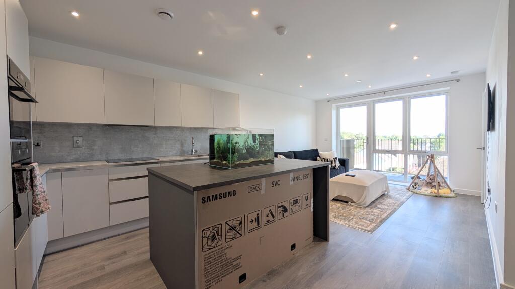 Apartment in Three Rivers, Watford Rural - View 4