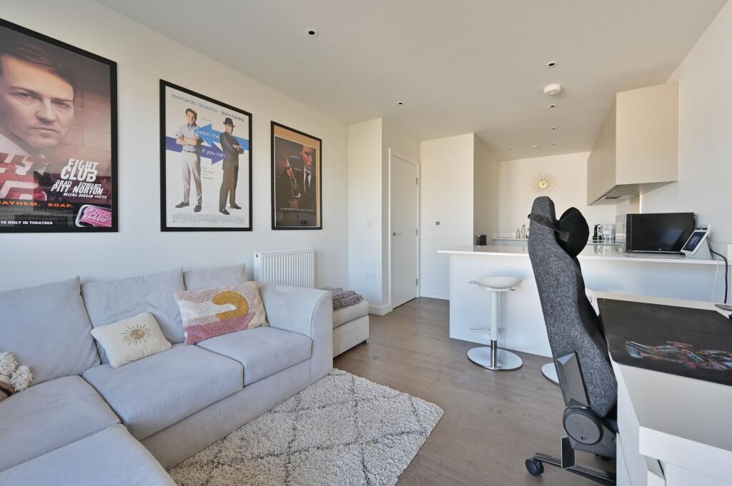 Apartment in Watford - View 3