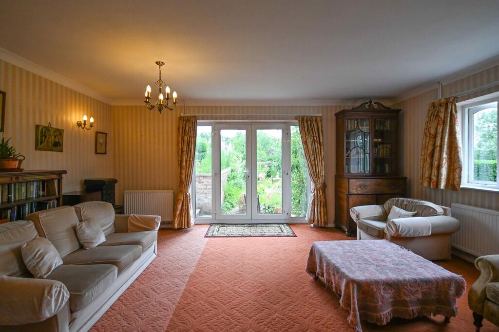 House in Worcester - View 5