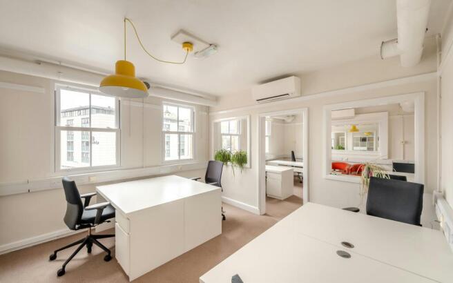 8687371-interior01.jpg
