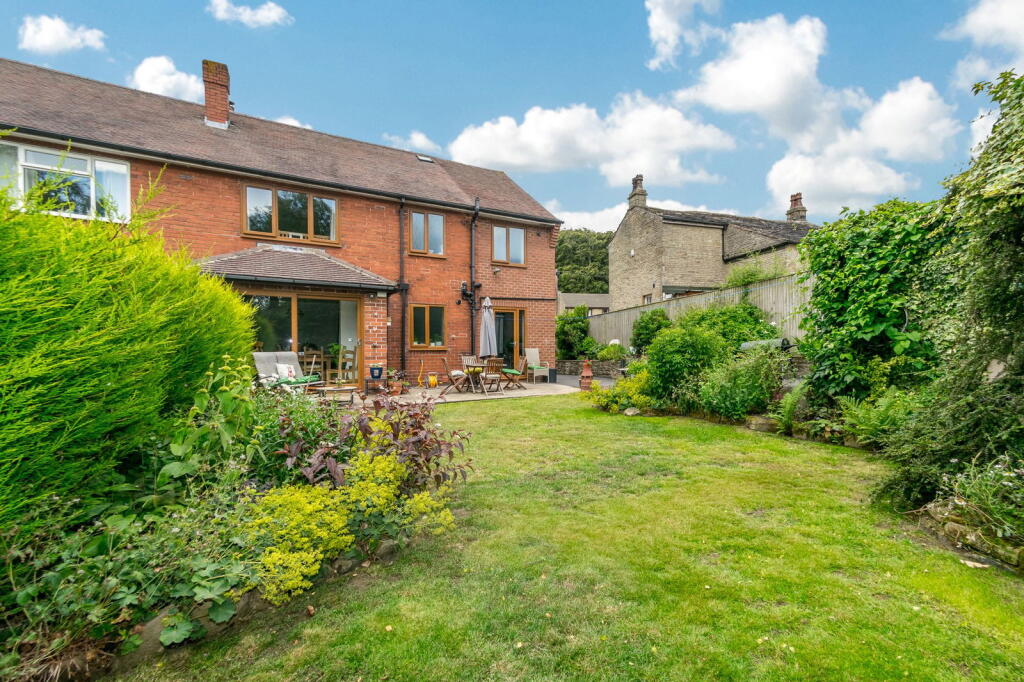 House in Huddersfield, Emley - View 5