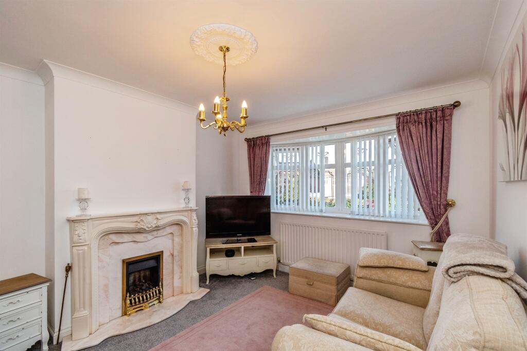 House in South Staffordshire, Cheslyn Hay - View 2