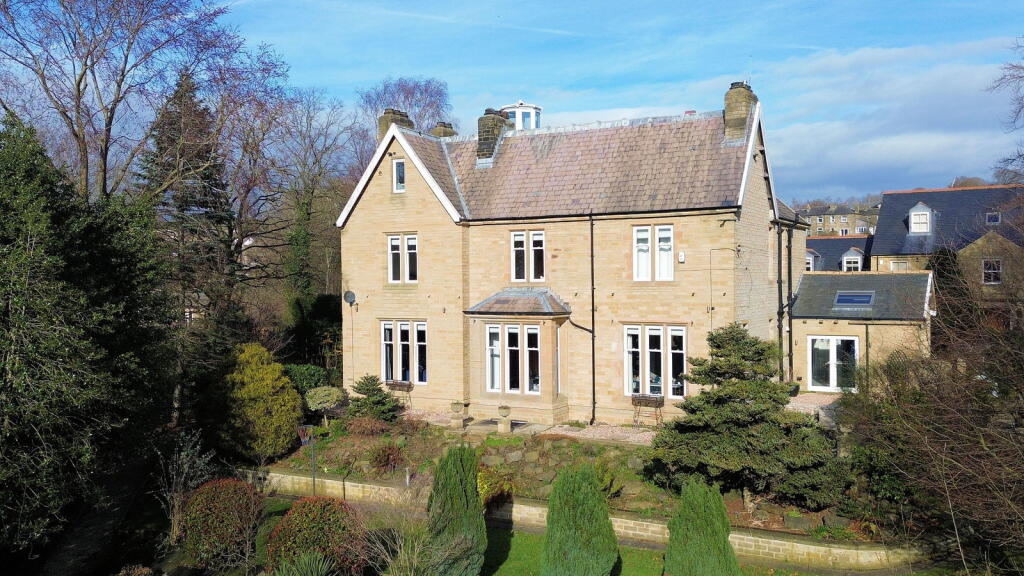 Main image of property: Knowle Road, Kirkheaton, Huddersfield, HD5 0DW