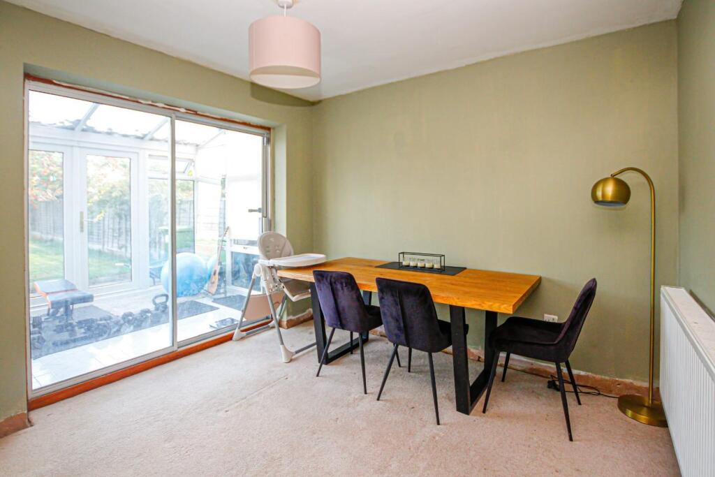 House in Hemel Hempstead - More