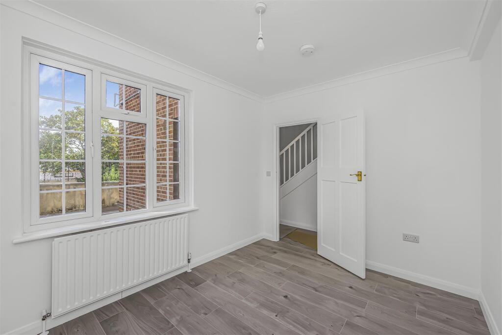 Apartment in London - More