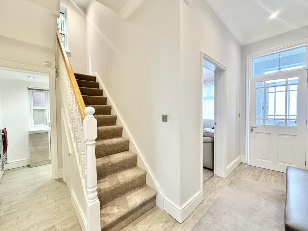 Skaife Road, Sale, Trafford photo 4