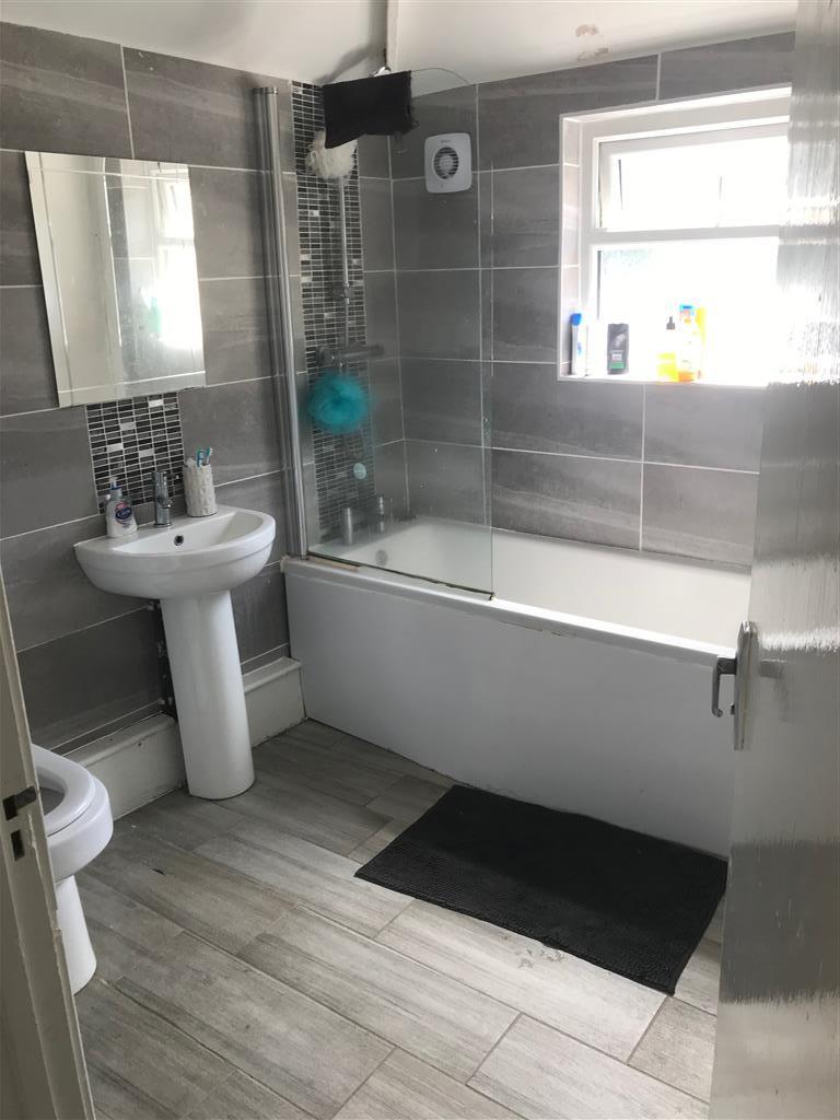 Apartment in CARDIFF, Roath - View 3