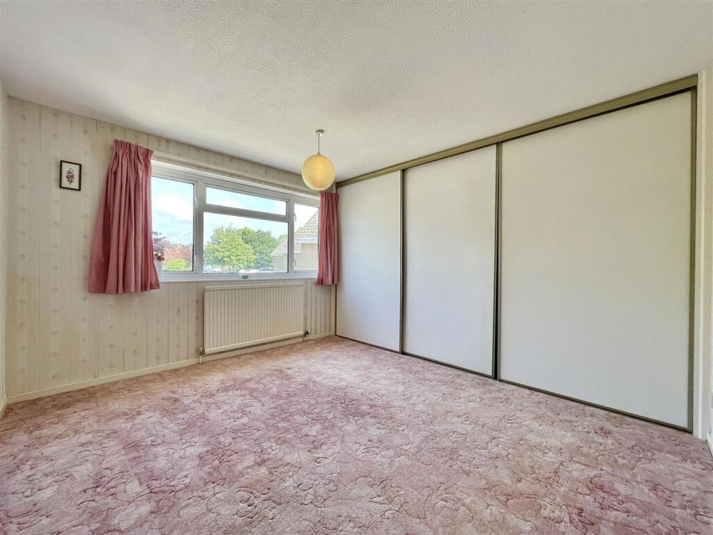 House in Weymouth, Redlands - More