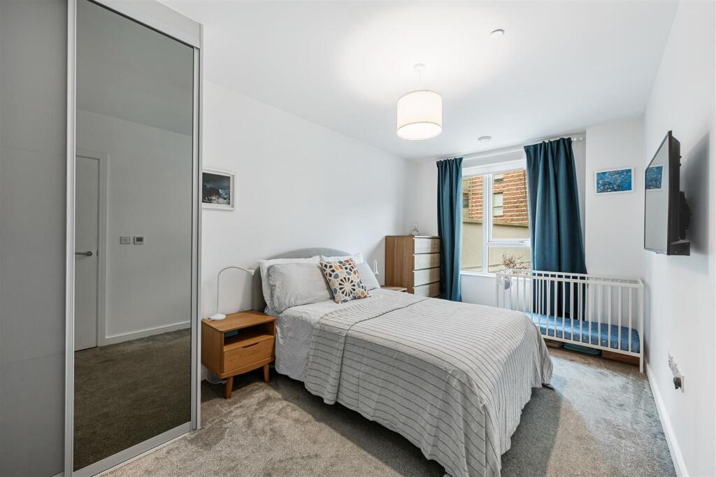 Apartment in London - View 5