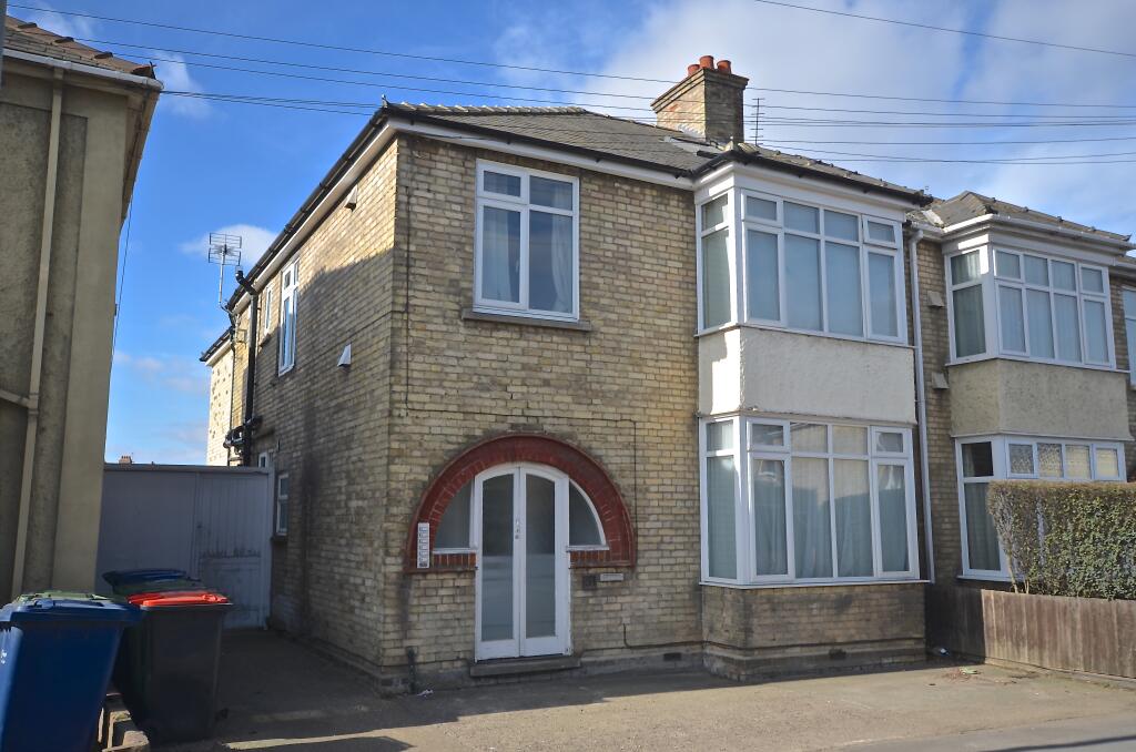 Main image of property: Room 1, 51 Elizabeth Way, CB4 1DB