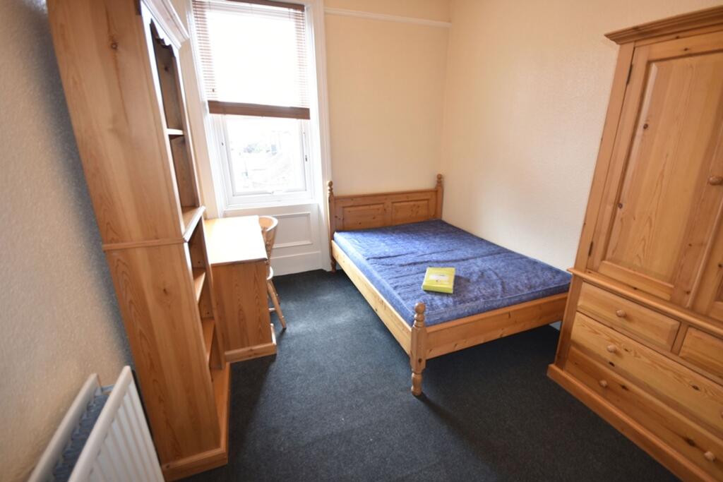 Apartment in Newcastle upon Tyne - View 5