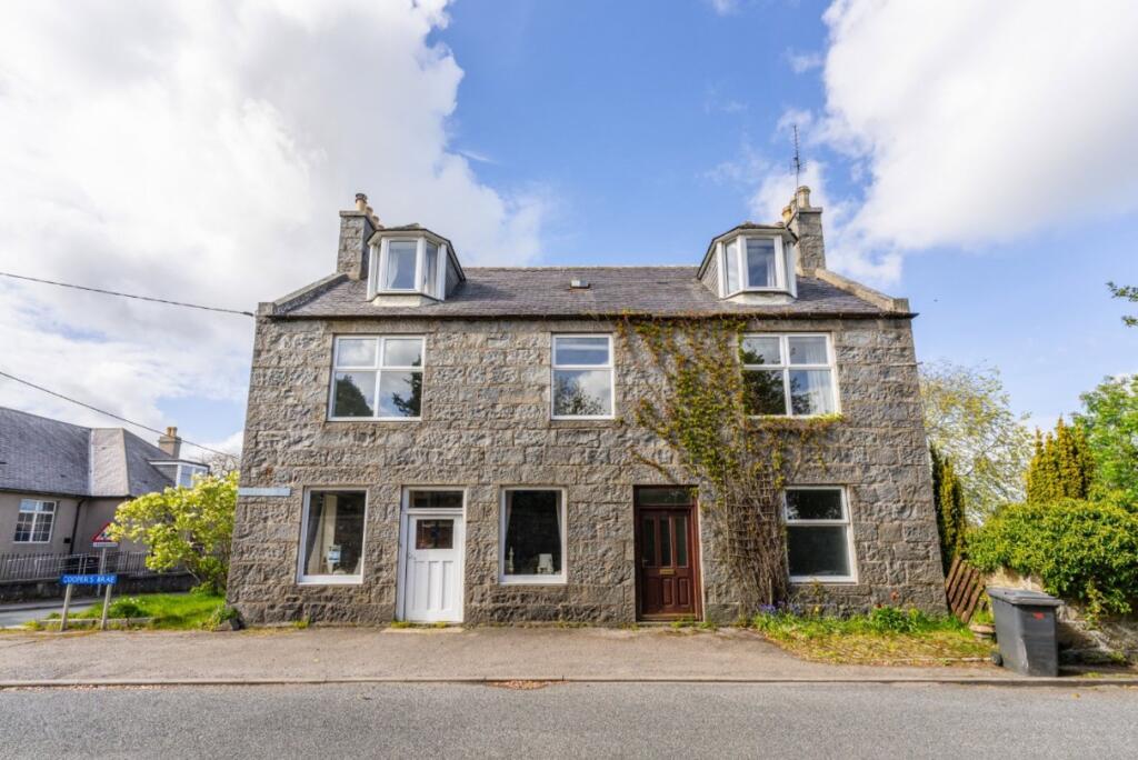 5-bed detached on Coopers Brae, Longside, Peterhead, Aberdeenshire, £150,000