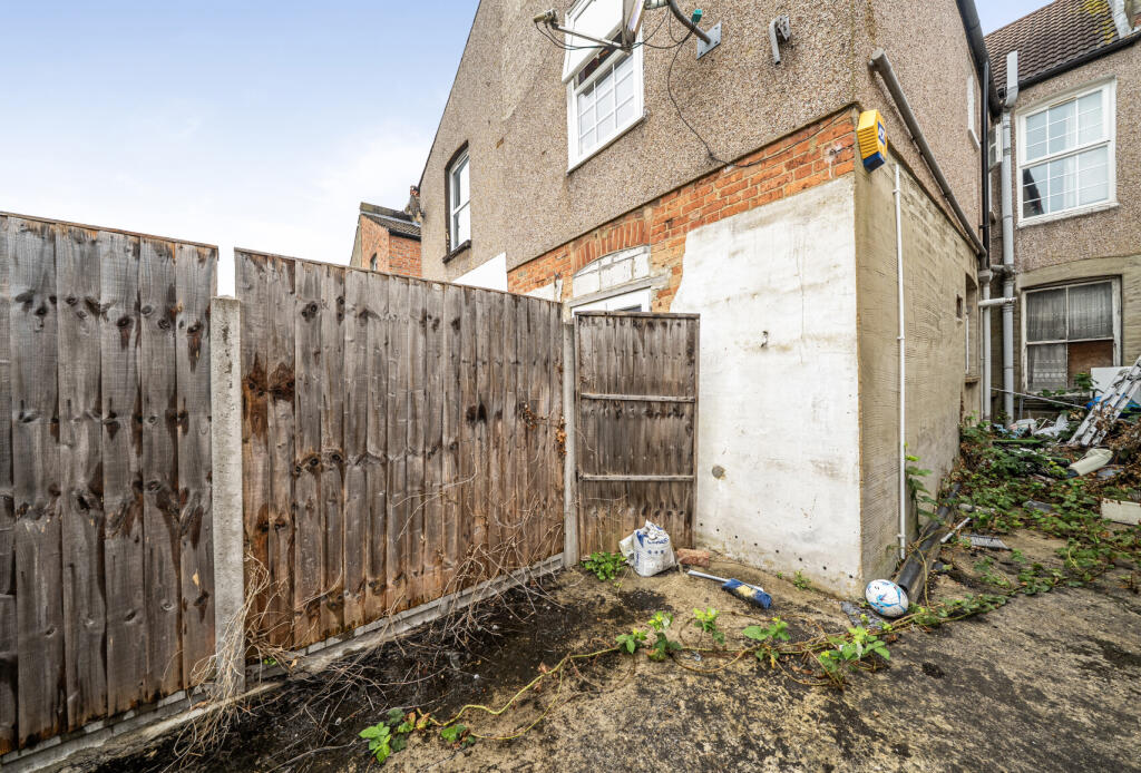 Tynemouth Road, Mitcham, London, CR4 - View 5