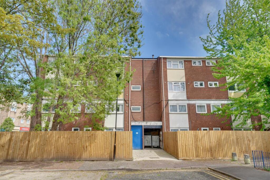 Main image of property: Cundy Road, London