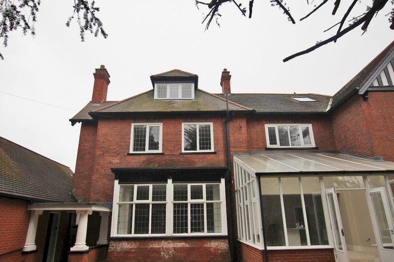 Main image of property: THE LODGE, ABBEY ROAD, GRIMSBY