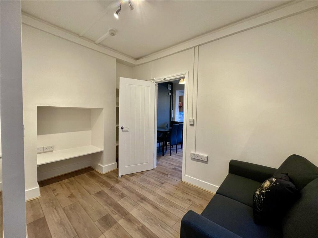 Apartment in Oxford - View 5