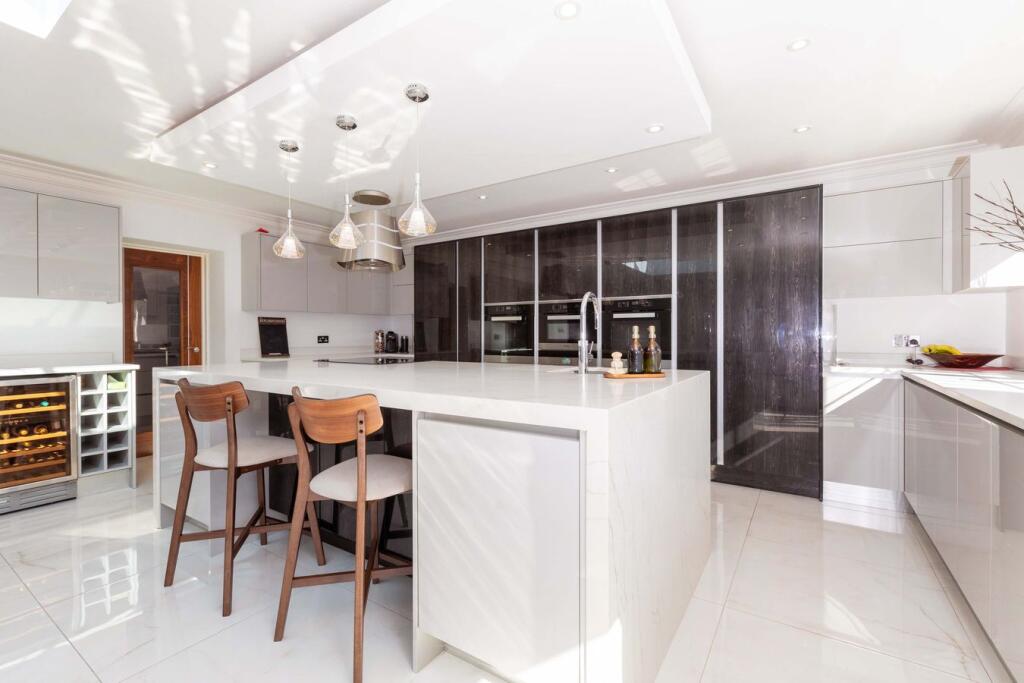 House in Slough - View 5