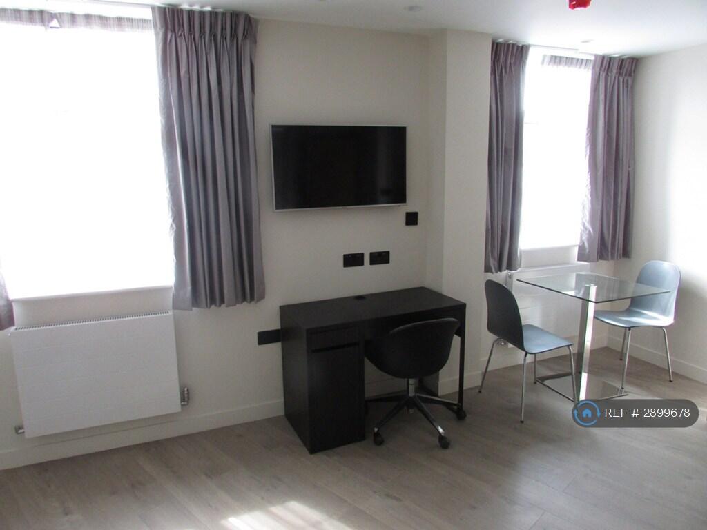 Main image of property: Brent Street, London, NW4