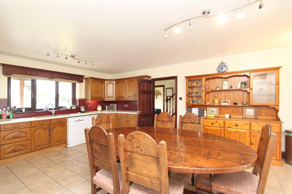 House in Bristol, Almondsbury - More