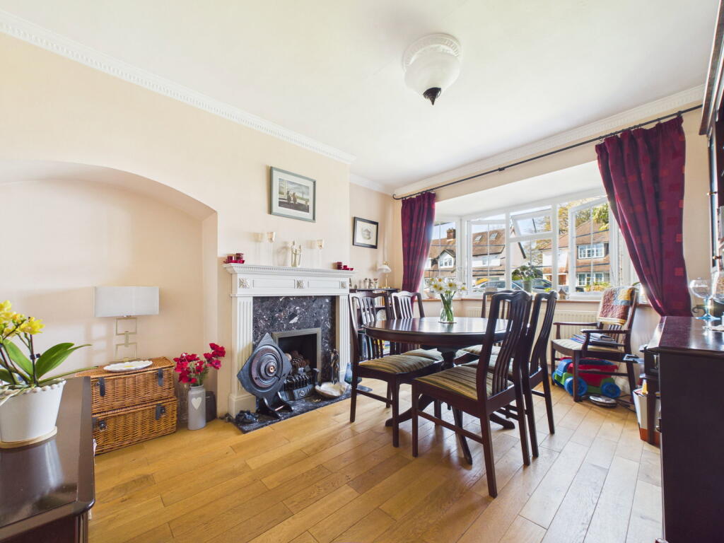 The Parkway, Iver Heath, SL0 photo 3