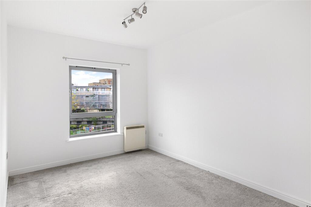 Apartment in Bracknell - View 5