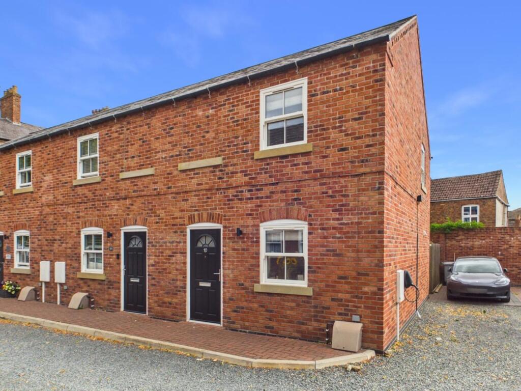 2-bed terraced on 10, Hamerton Lane, Horncastle, £175,000