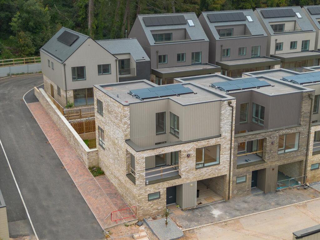 Main image of property: Palace Gardens, Babbacombe Road, Torquay, Devon, TQ1 3TG.