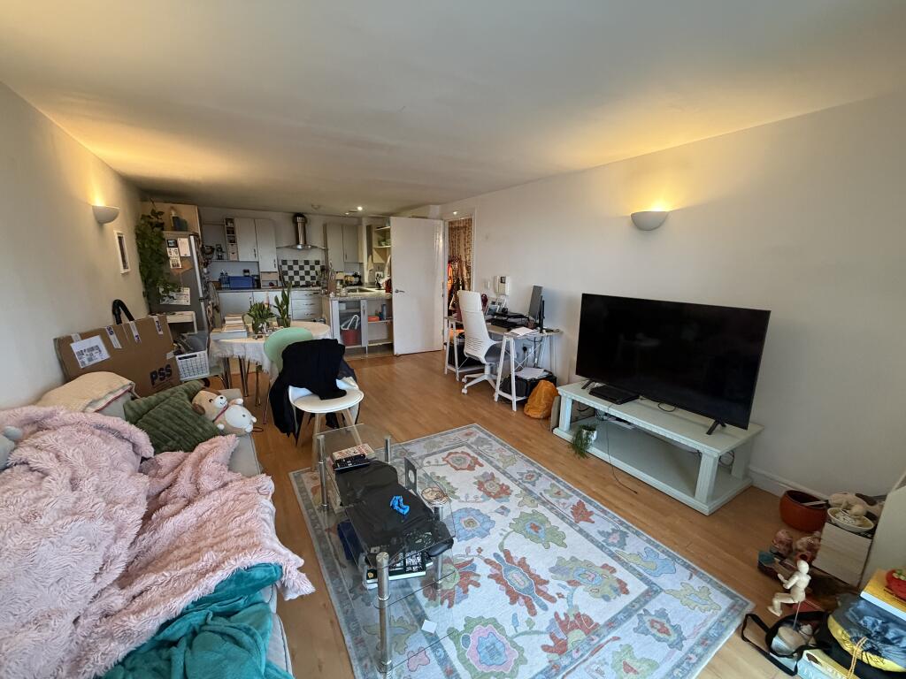 Apartment in Manchester, City Centre - View 4