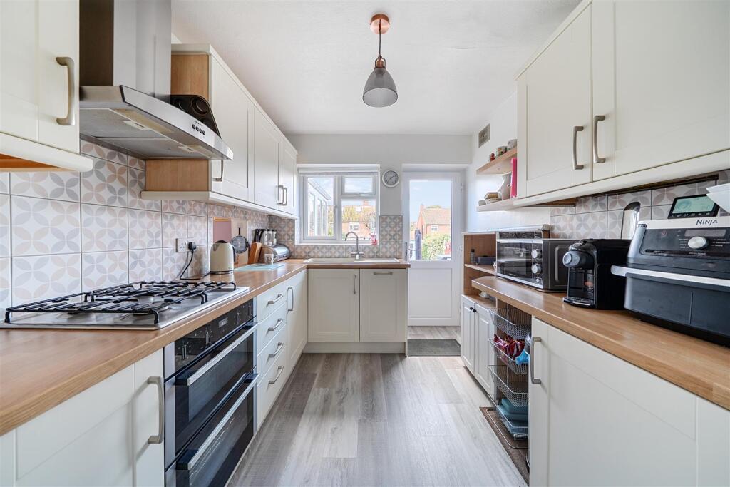 House in Berkshire RG45 6QU, Wokingham Without - View 5