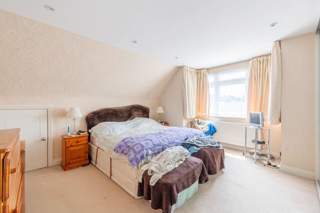 Hale Drive, Mill Hill, London, NW7 photo 4