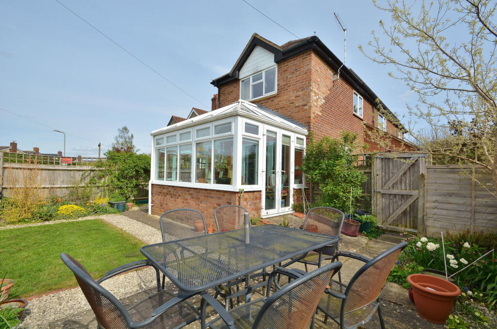 Queens Road, Thame, OX9 3NQ photo 4