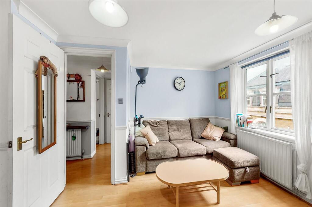 Apartment in London - More