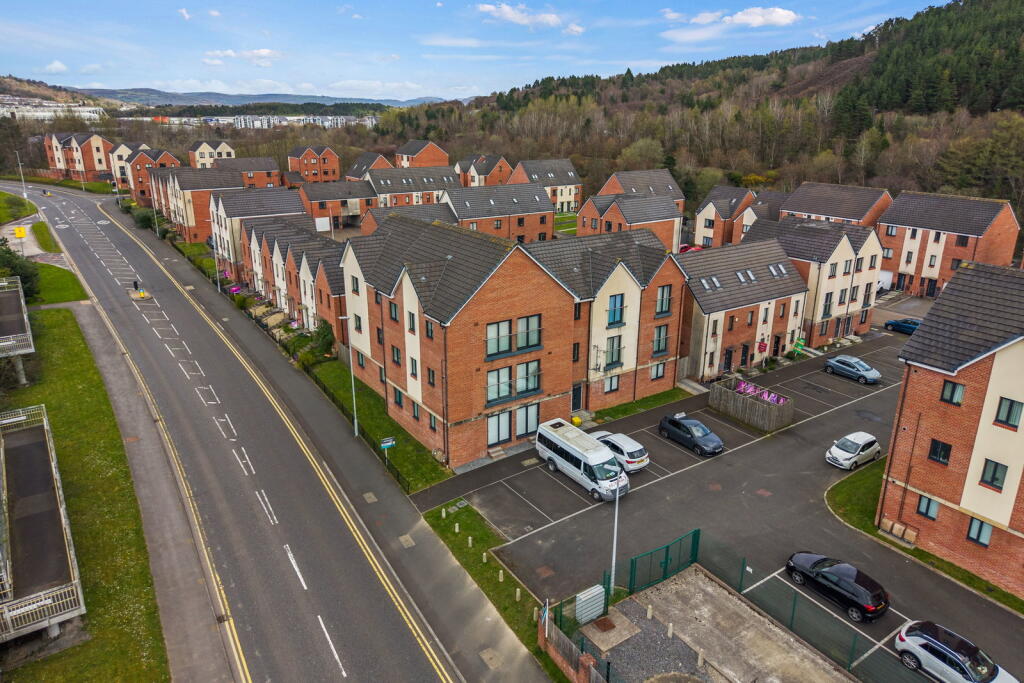 Main image of property: Golwg Y Garreg Wen, Swansea, SA1 2EW