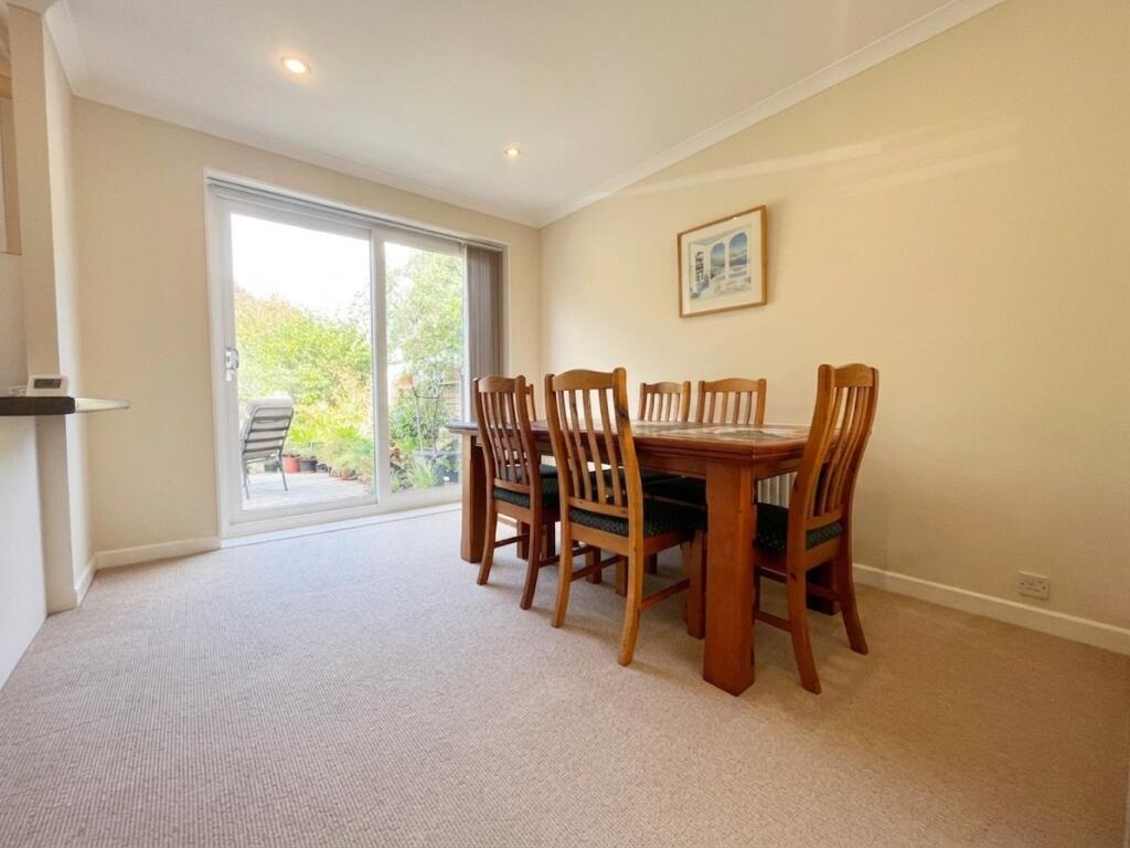 House in Luton, Stopsley - View 5