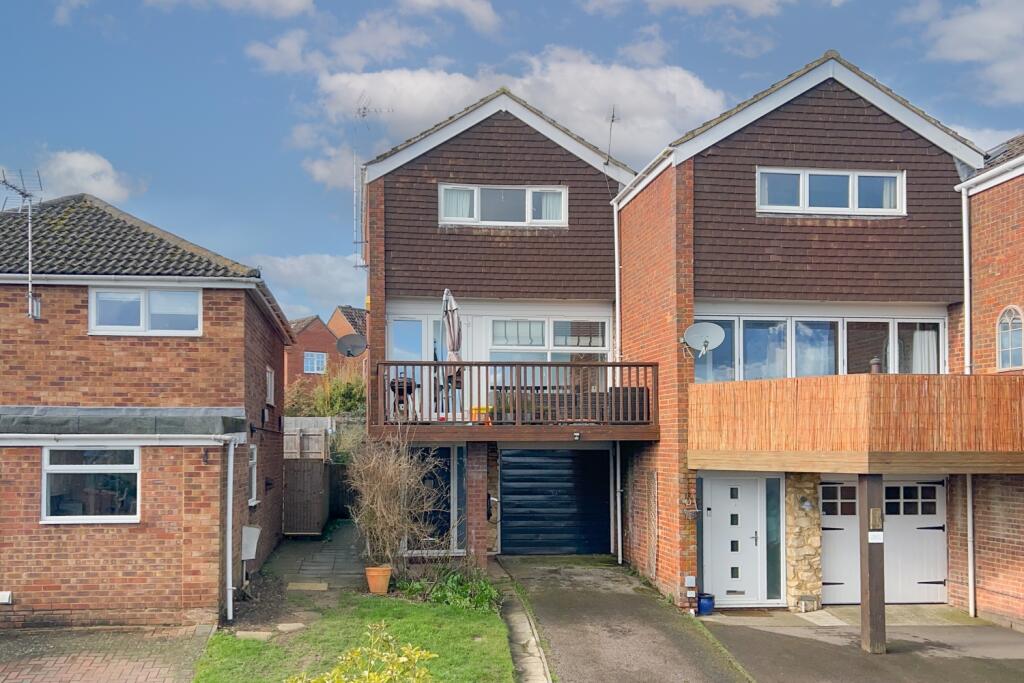 Main image of property: Bideford Green, Linslade, LU7