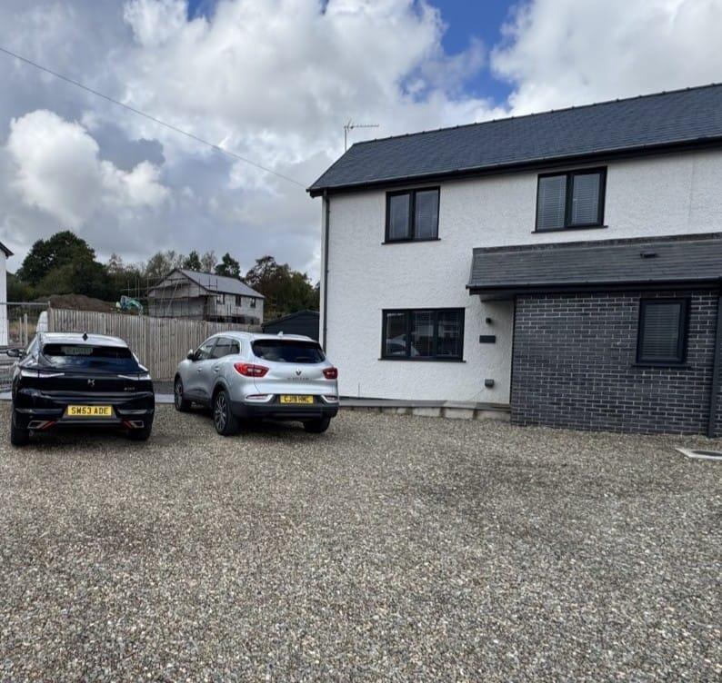 House in Temple Bar, Llanfihangel Ystrad